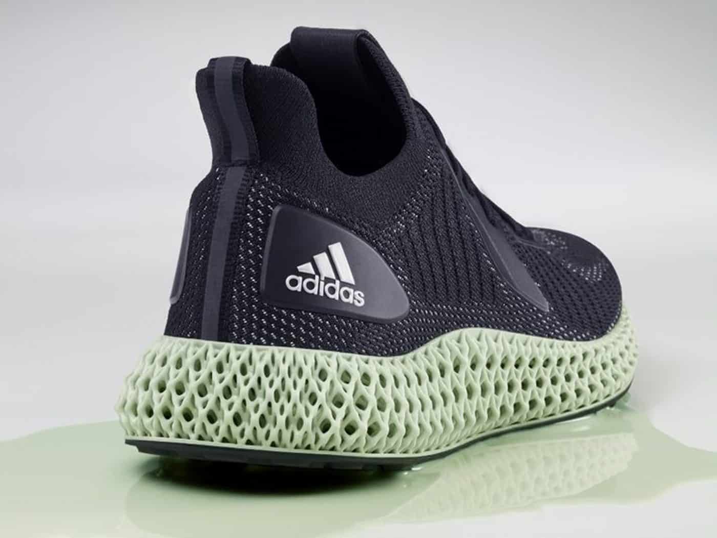 adidas développe sa gamme Alphaedge 4D avec un modèle réfléchissant