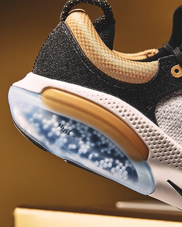 Nike devoile deux modeles aux couleurs du marathon de Shanghai