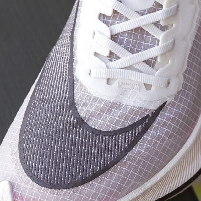 nike-zoomx-vaporfly-next%-blanches-chaussures-running-runpack-4