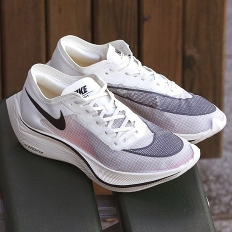 nike-zoomx-vaporfly-next%-blanches-chaussures-running-runpack-5