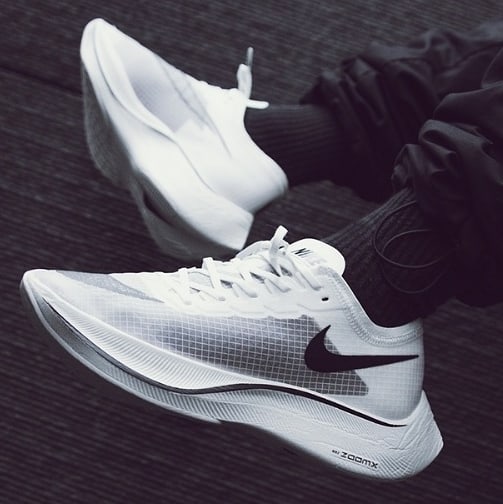 nike-zoomx-vaporfly-next%-blanches-chaussures-running-runpack