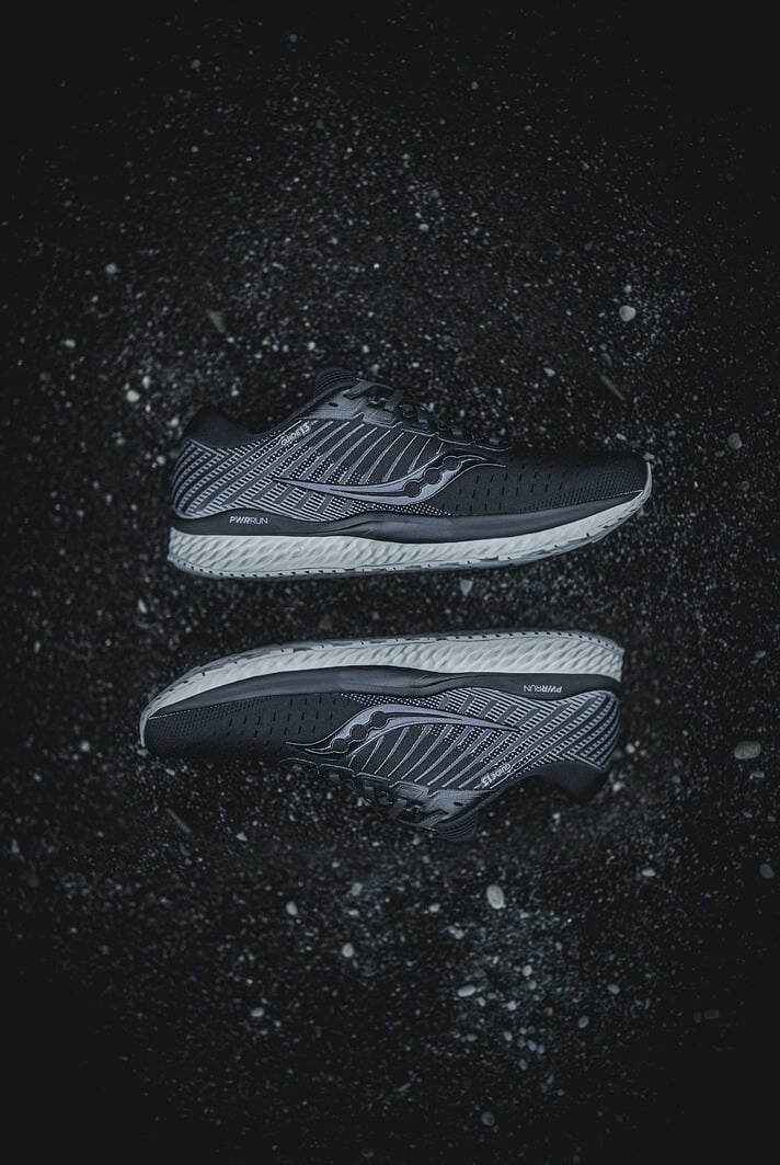 saucony-collection-blackout-guide-13-running-runpack