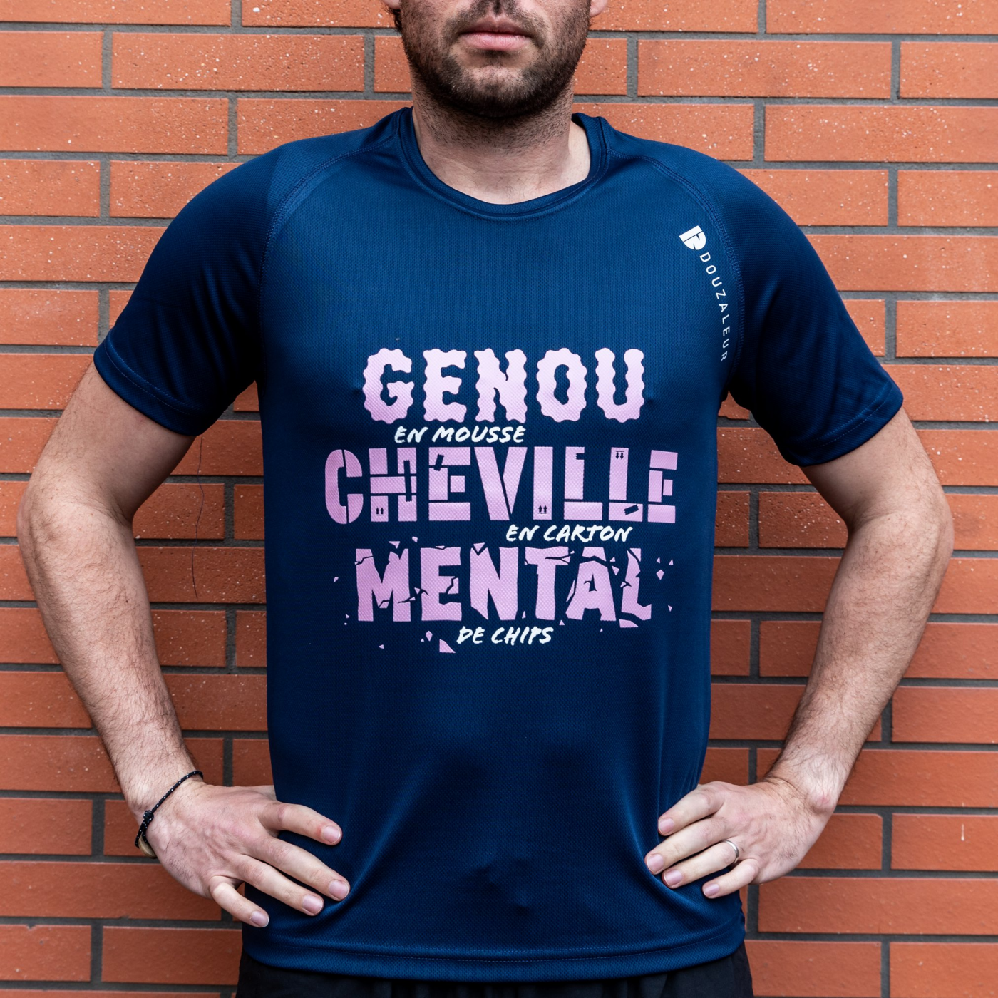 douzaleur-ss20-genou-en-mousse-cheville-en-carton-mental-de-chips