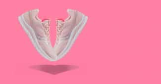 Image de l'article Une Kinvara 11 « With Love » de Saucony pour octobre rose