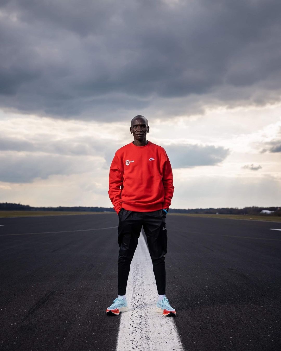 eliud kipchoge mission marathon nn running nike vaporfly next% 2