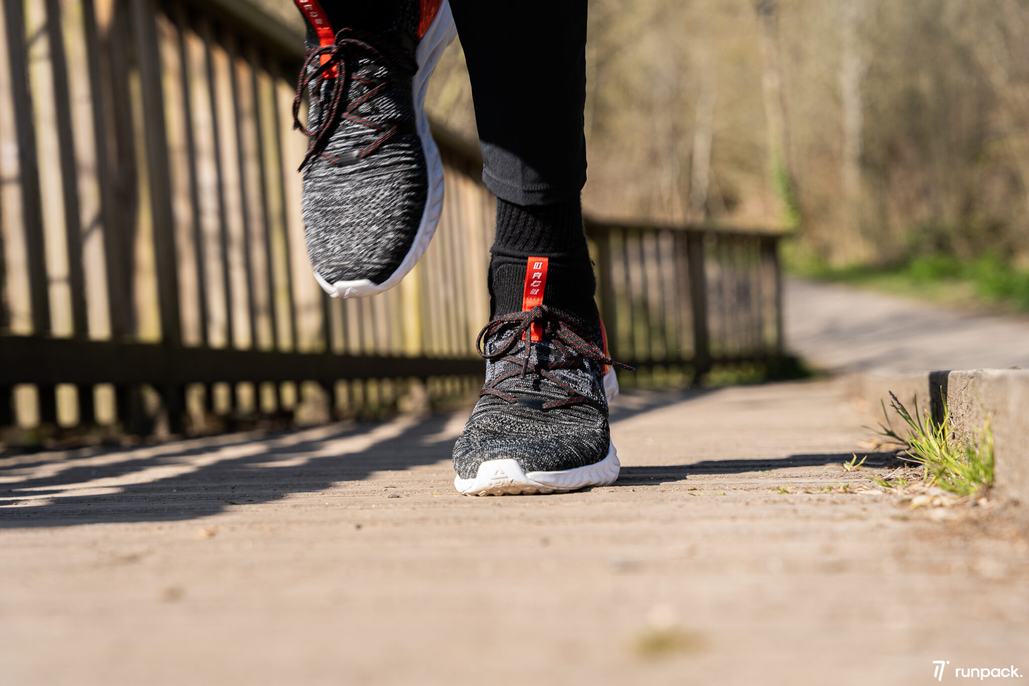 peak taichi running runpack 5
