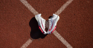Image de l'article Pourquoi les pistes d’athlétisme sont-elles en tartan rouge-ocre ?