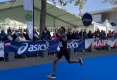 Image de l'article Le champion de France du marathon destitué de son titre à cause de son maillot
