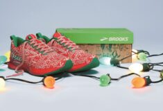 Image de l'article BROOKS dévoile sa collection Run Merry pour Noël !