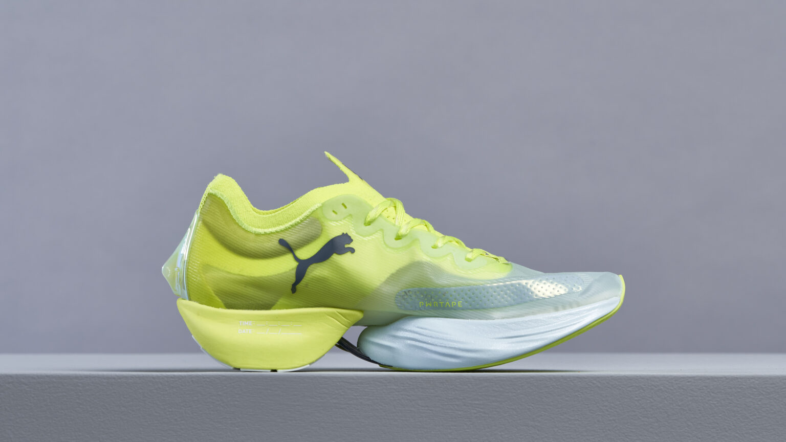 Les nouvelles chaussures à plaque carbone de PUMA Running