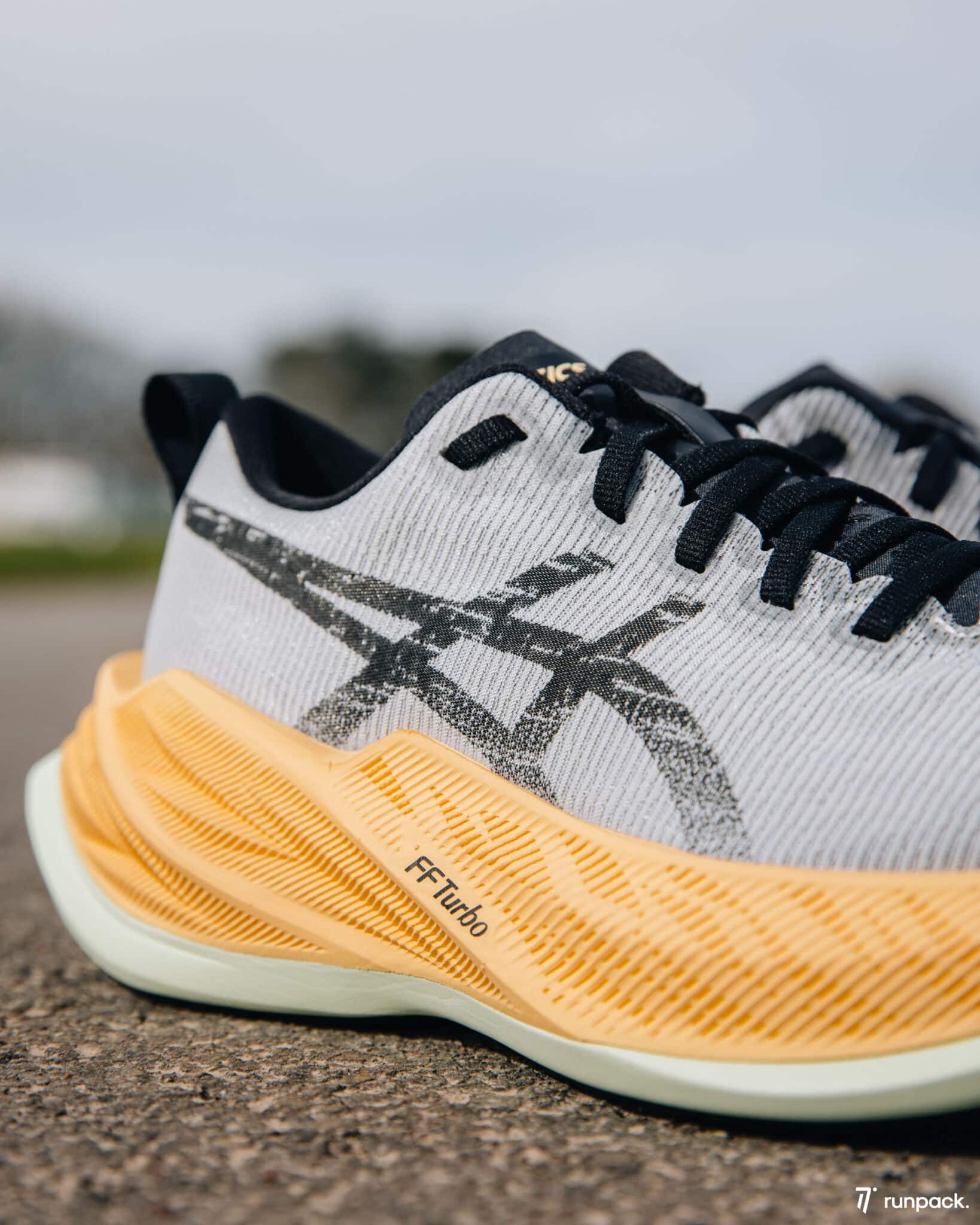 ASICS SUPERBLAST6 