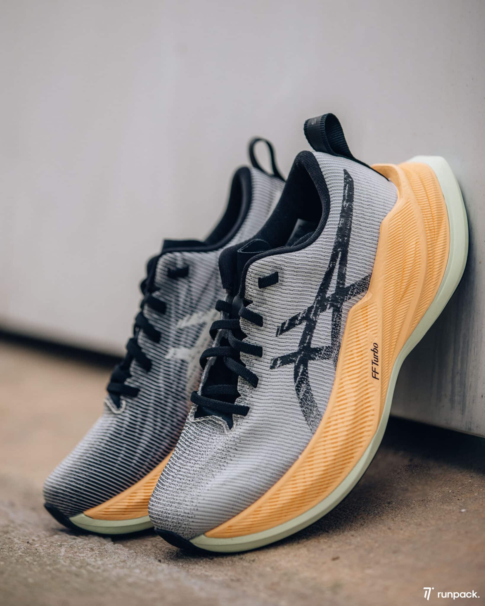 ASICS SUPERBLAST6