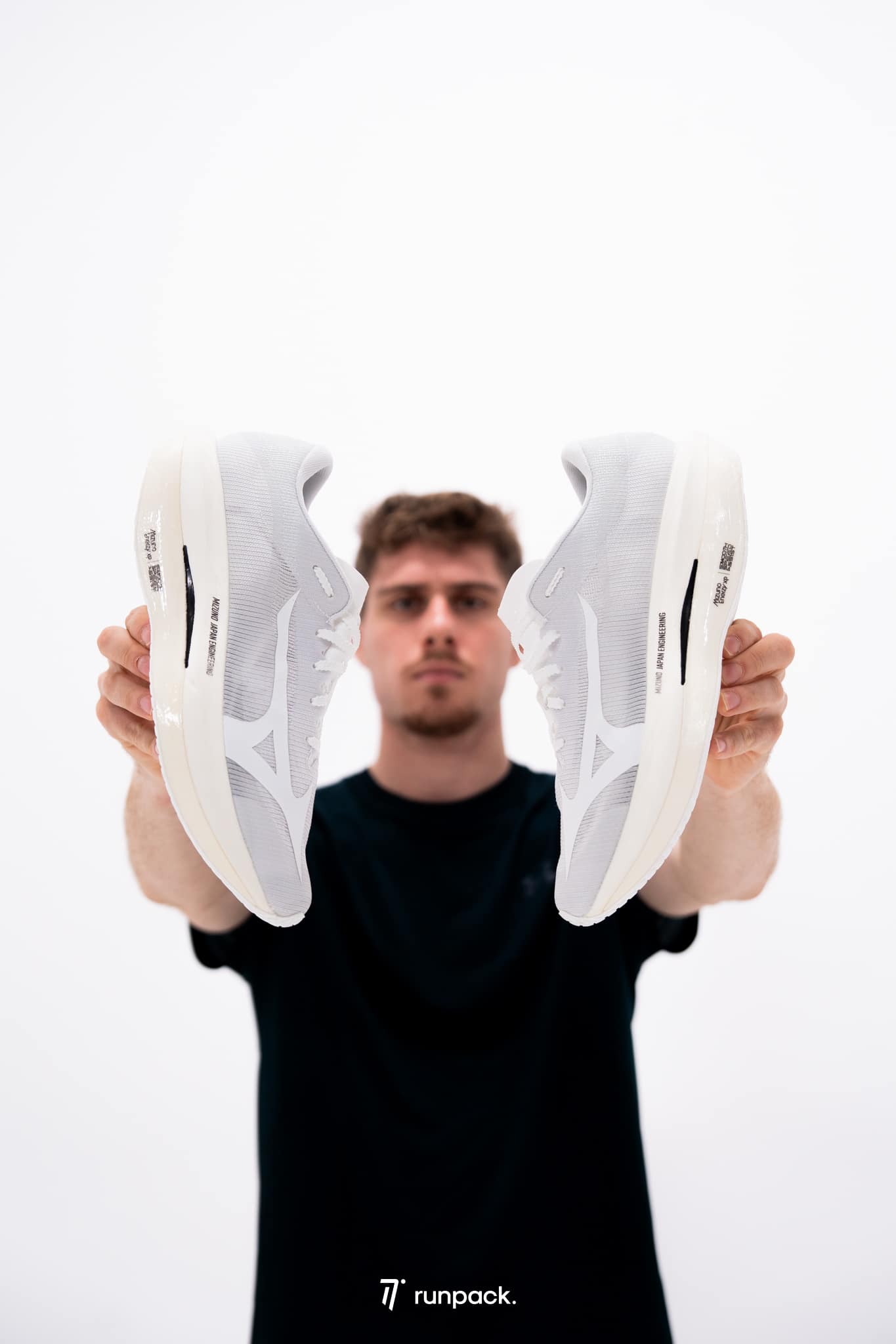 Mizuno hyperwarp pro