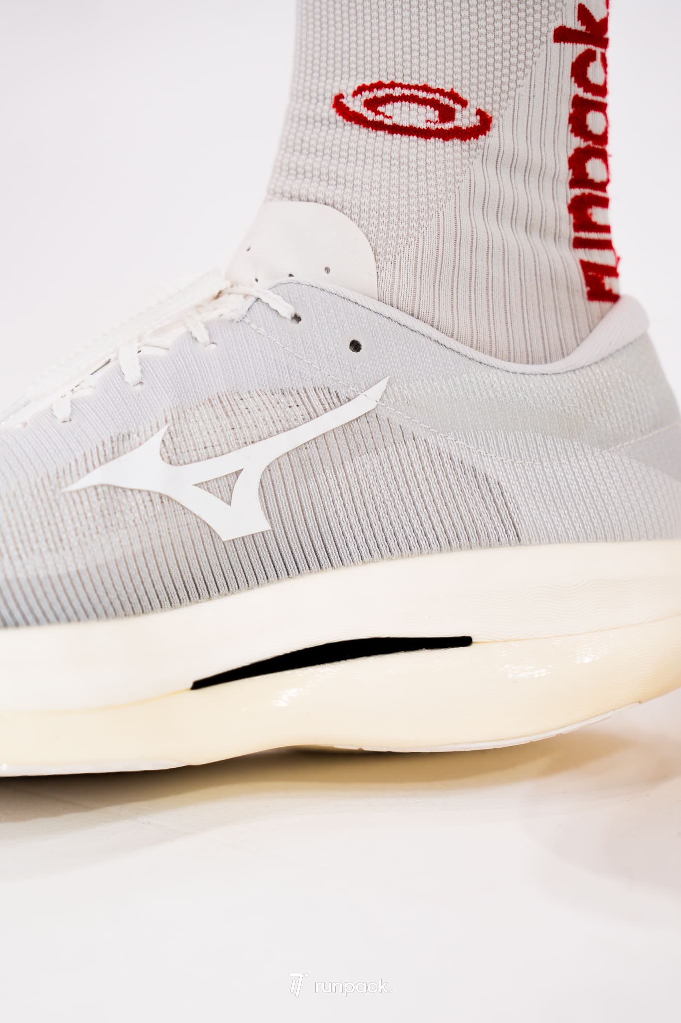 Mizuno hyperwarp pro