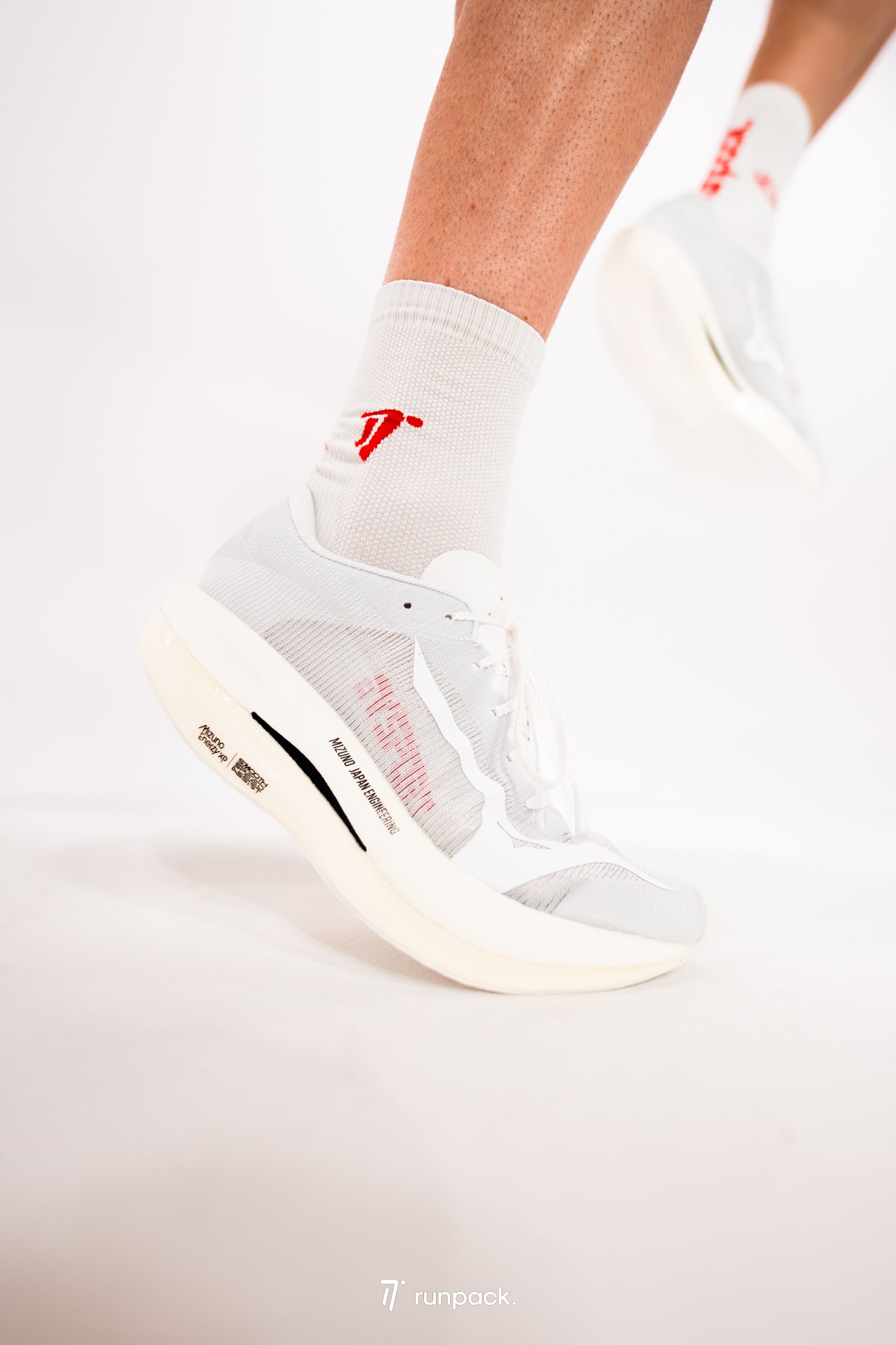 Mizuno hyperwarp pro