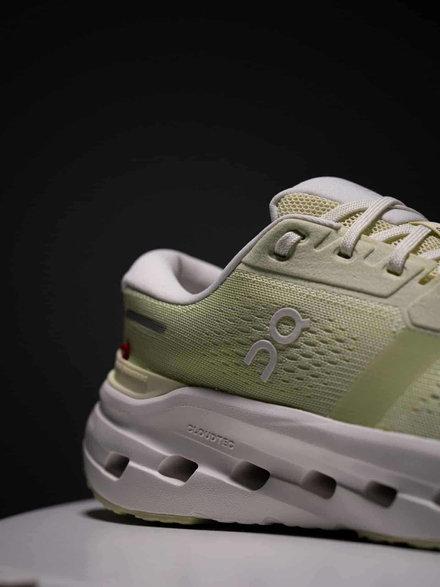 on cloudrunner 3 chaussure running