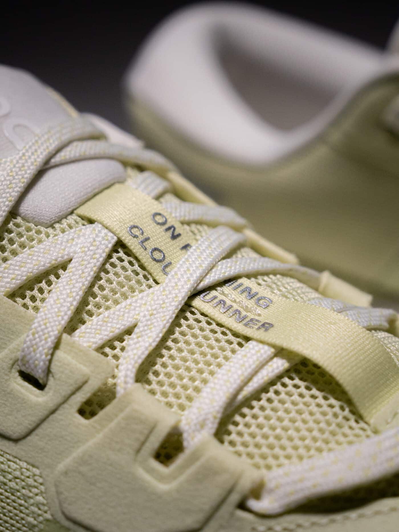 on cloudrunner 3 chaussure running