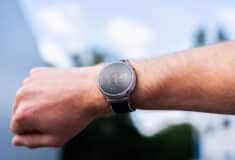 Image de l'article COROS Pace 4 Jakob Ingebrigtsen : une montre GPS au design noir et or