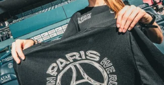 Image de l'article We Run Paris dévoile son tee-shirt finisher inspiré d&rsquo;un maillot du PSG