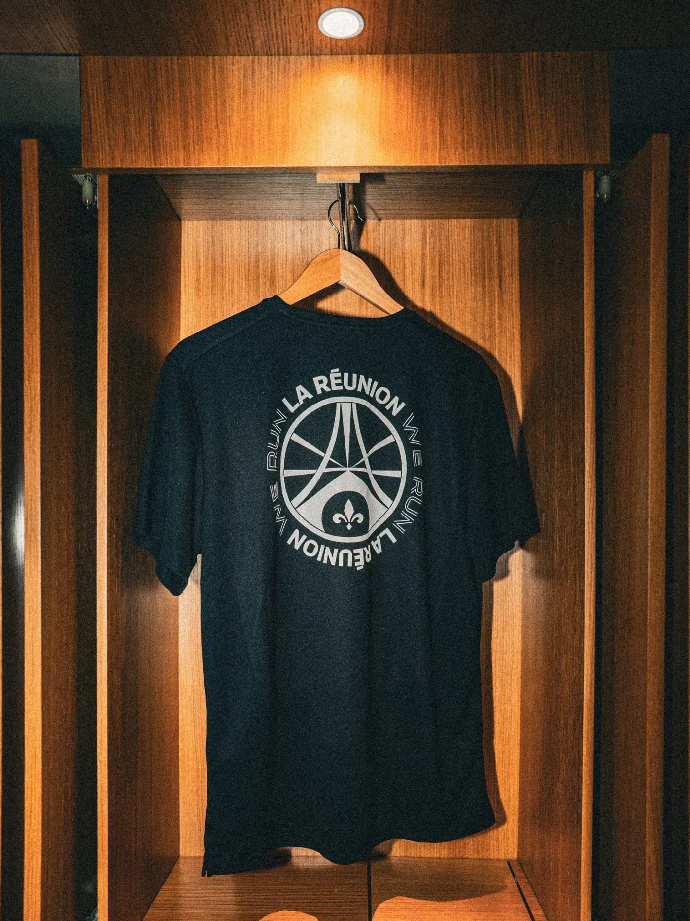 tee-shirt we run paris finisher psg