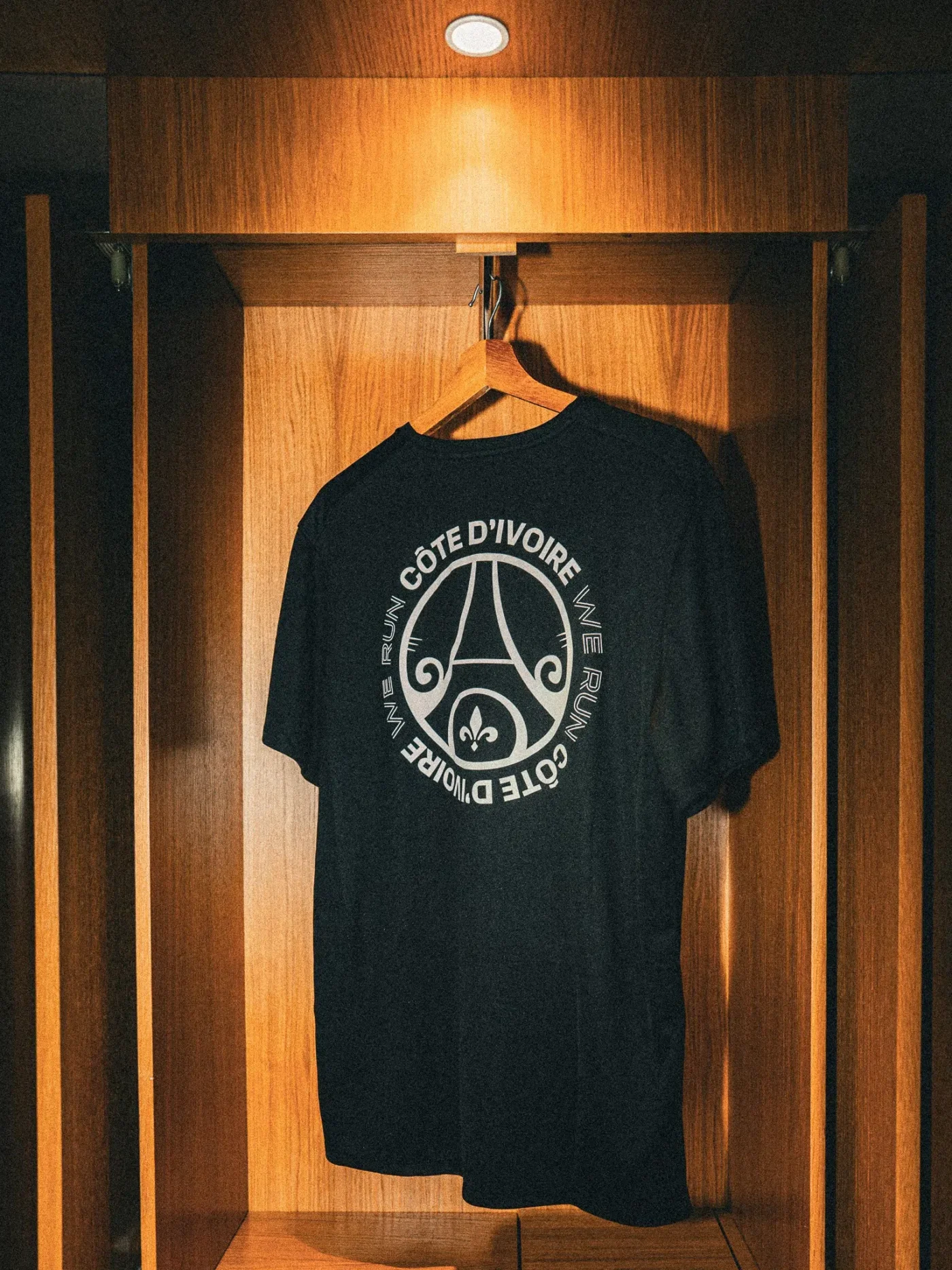 tee-shirt we run paris finisher psg