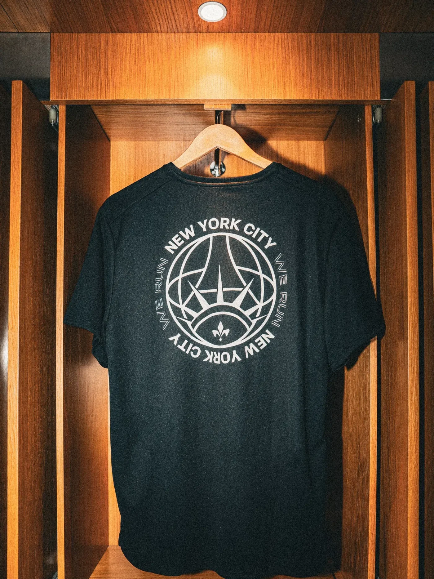 tee-shirt we run paris finisher psg