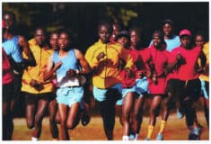Image de l'article ASICS et DISTANCE dévoilent une collection capsule inspirée d&rsquo;Iten, avec la NOVABLAST 6