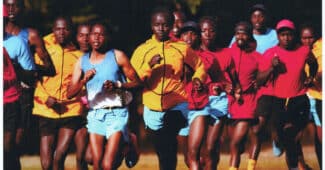 Image de l'article ASICS et DISTANCE dévoilent une collection capsule inspirée d&rsquo;Iten, avec la NOVABLAST 6